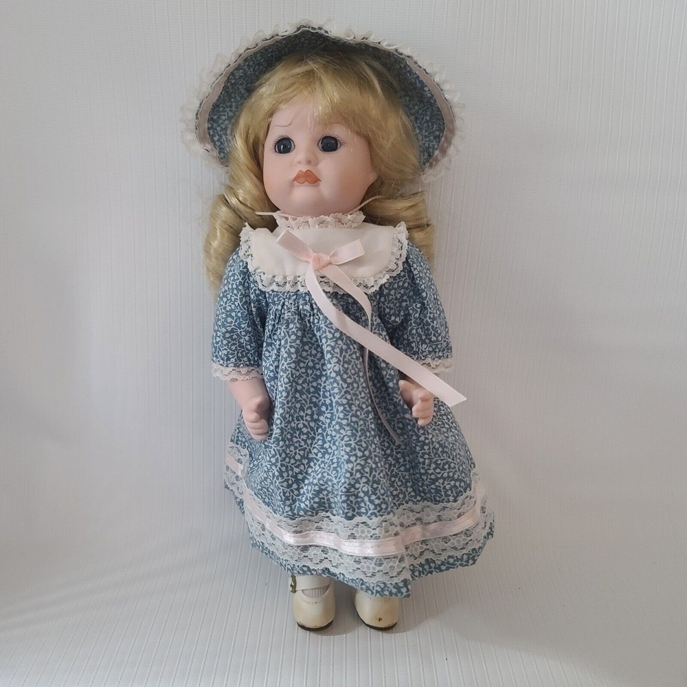 Anna's Doll Julie Dollmasco Stuffed Body Blonde Hat Skirt READ